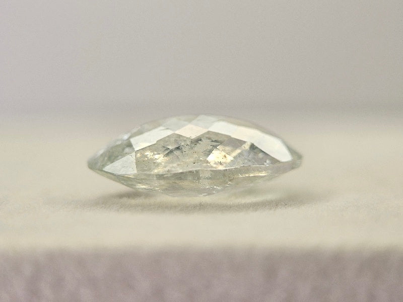 ALB-3　虹入り！アルバイト　6.74ct