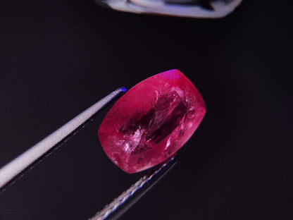 SA-151　蛍光！サファイア　1.71ct