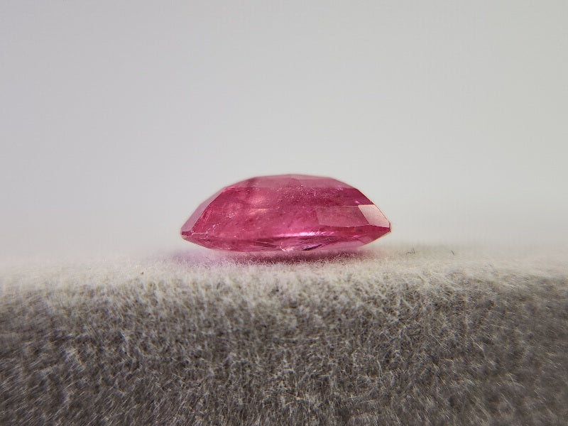 SA-151　蛍光！サファイア　1.71ct