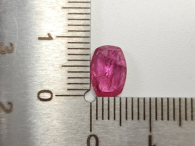 SA-151　蛍光！サファイア　1.71ct