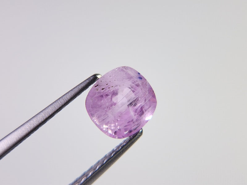 SA-153　蛍光！サファイア　1.51ct