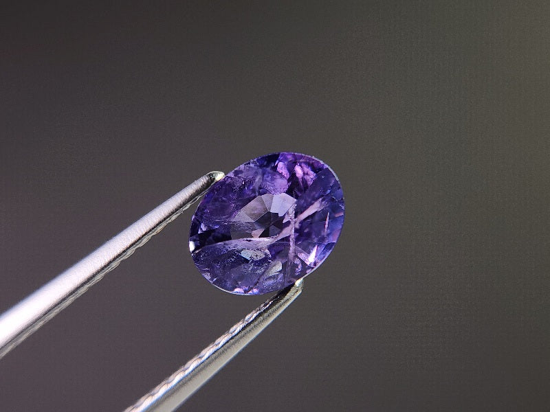 SA-155　蛍光！サファイア　1.36ct