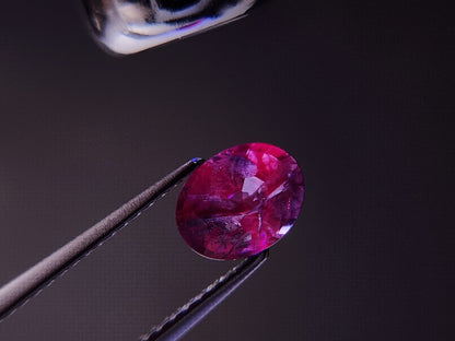 SA-155　蛍光！サファイア　1.36ct