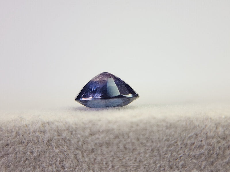 SA-161　蛍光！サファイア　1.00ct