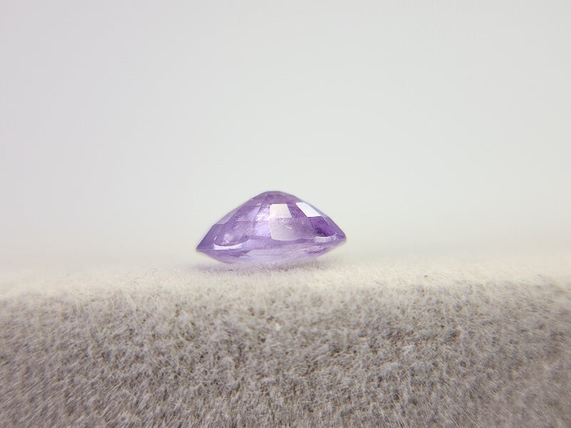 SA-164　蛍光！サファイア　0.82ct