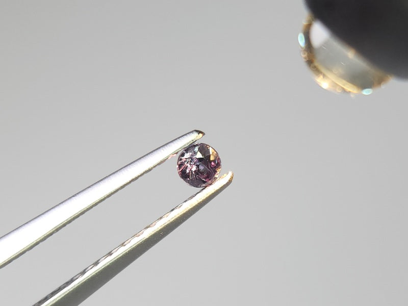 bbGA-3　ベキリーブルーガーネット　0.08ct