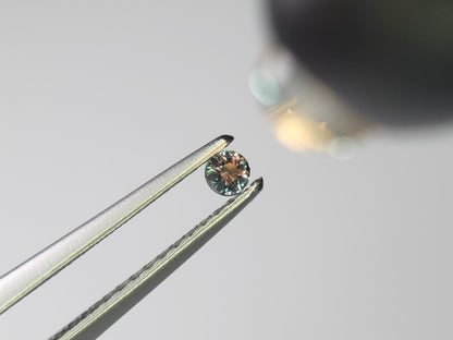 bbGA-4　ベキリーブルーガーネット　0.07ct