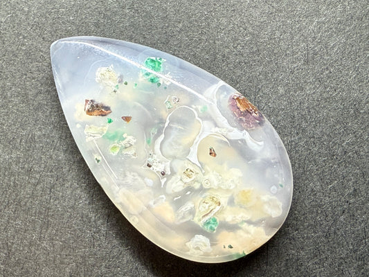 0401　コッパークリソコーラインカルセドニー　20.35ct