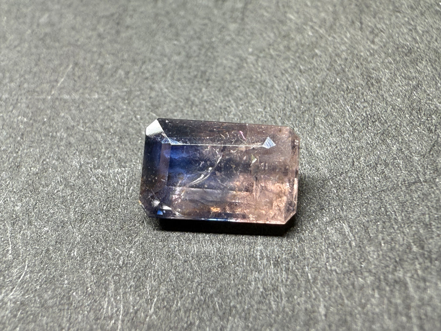 0300　ウィンザーサファイア　0.90ct