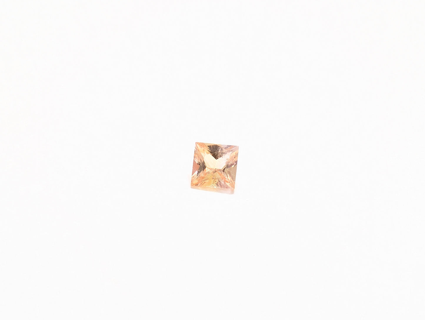 0167　スクエアカットのサファイア　0.25ct