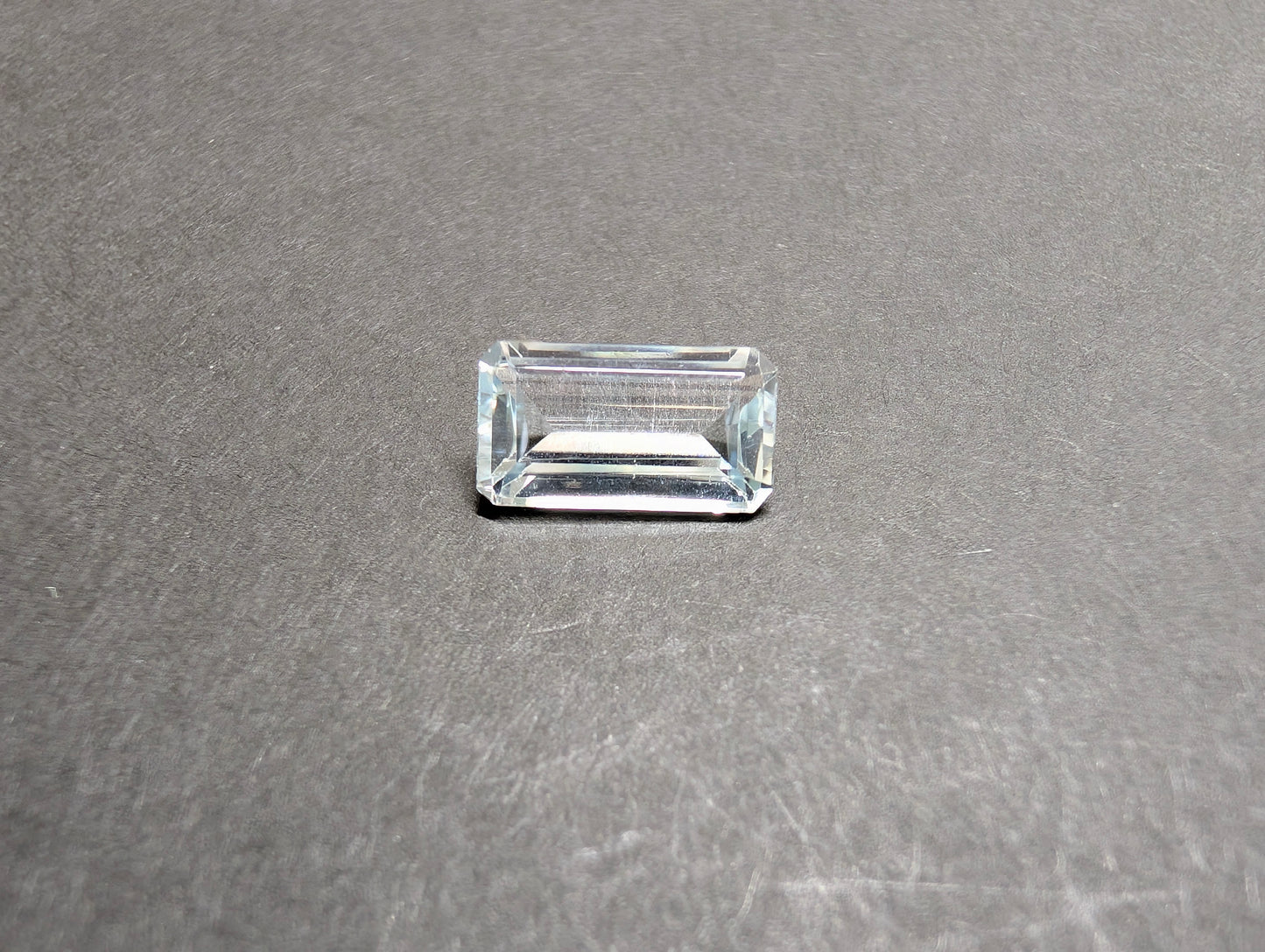 0057 バイカラートパーズ 4.24ct