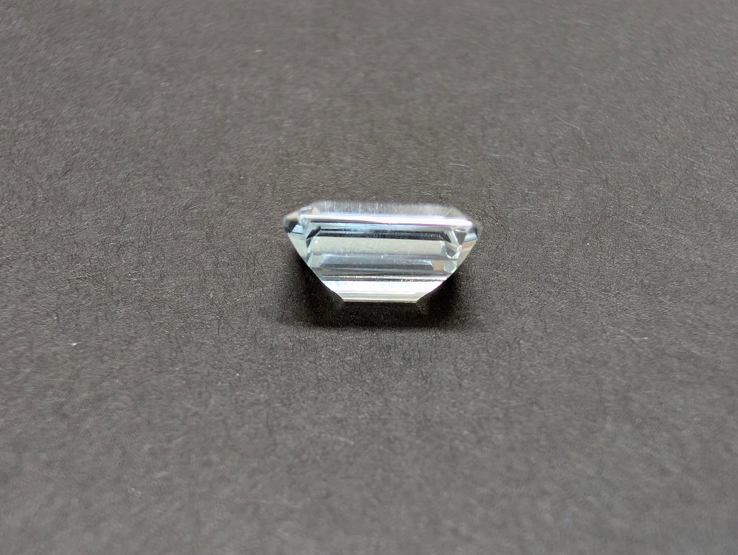 0056 バイカラートパーズ 4.24ct