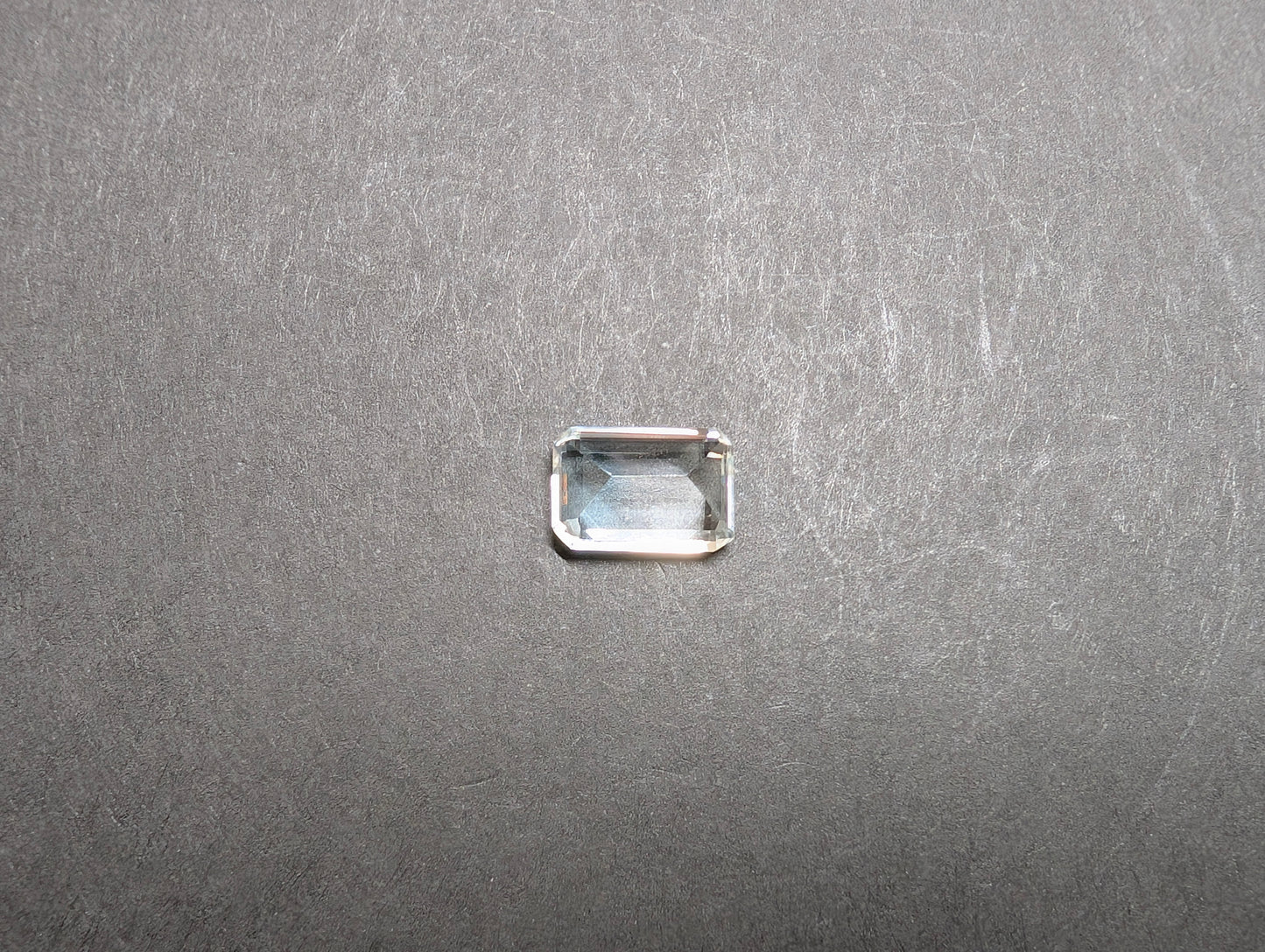 0055 バイカラートパーズ　4.18ct