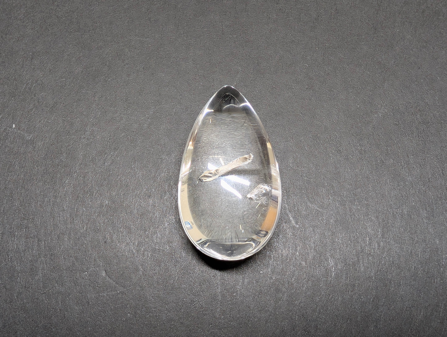 0110　3,000円！クォーツインクォーツ　64.13ct