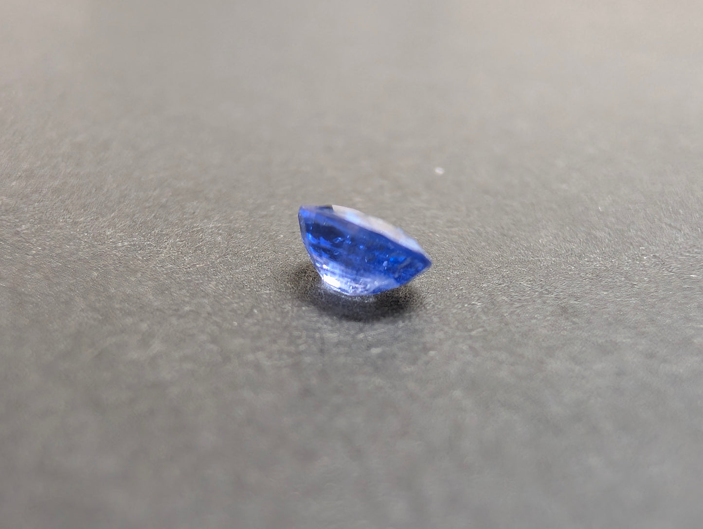 0541　サファイア　0.44ct