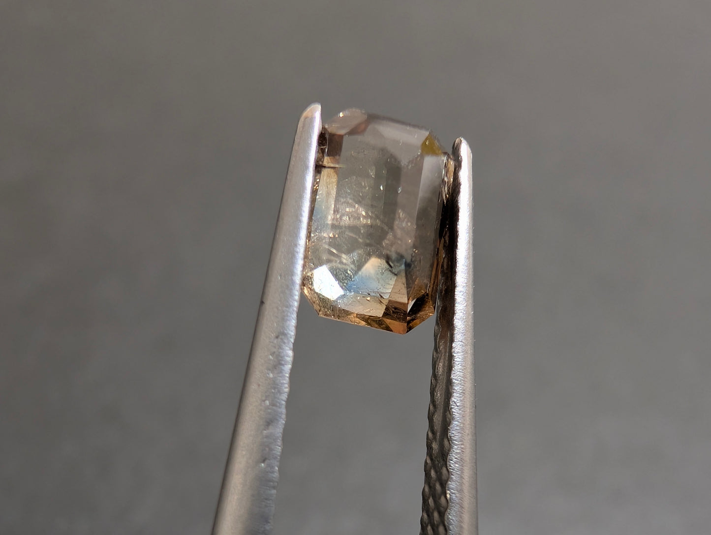 0558　アキシナイト　1.00ct