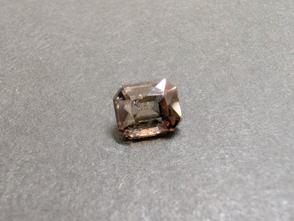 0559　アキシナイト　0.78ct