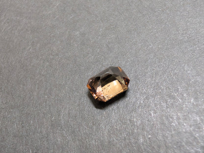 0559　アキシナイト　0.78ct