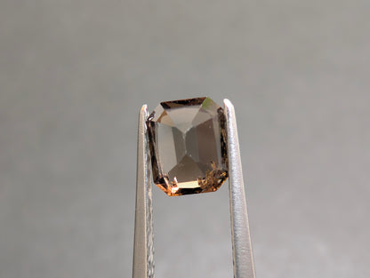 0559　アキシナイト　0.78ct