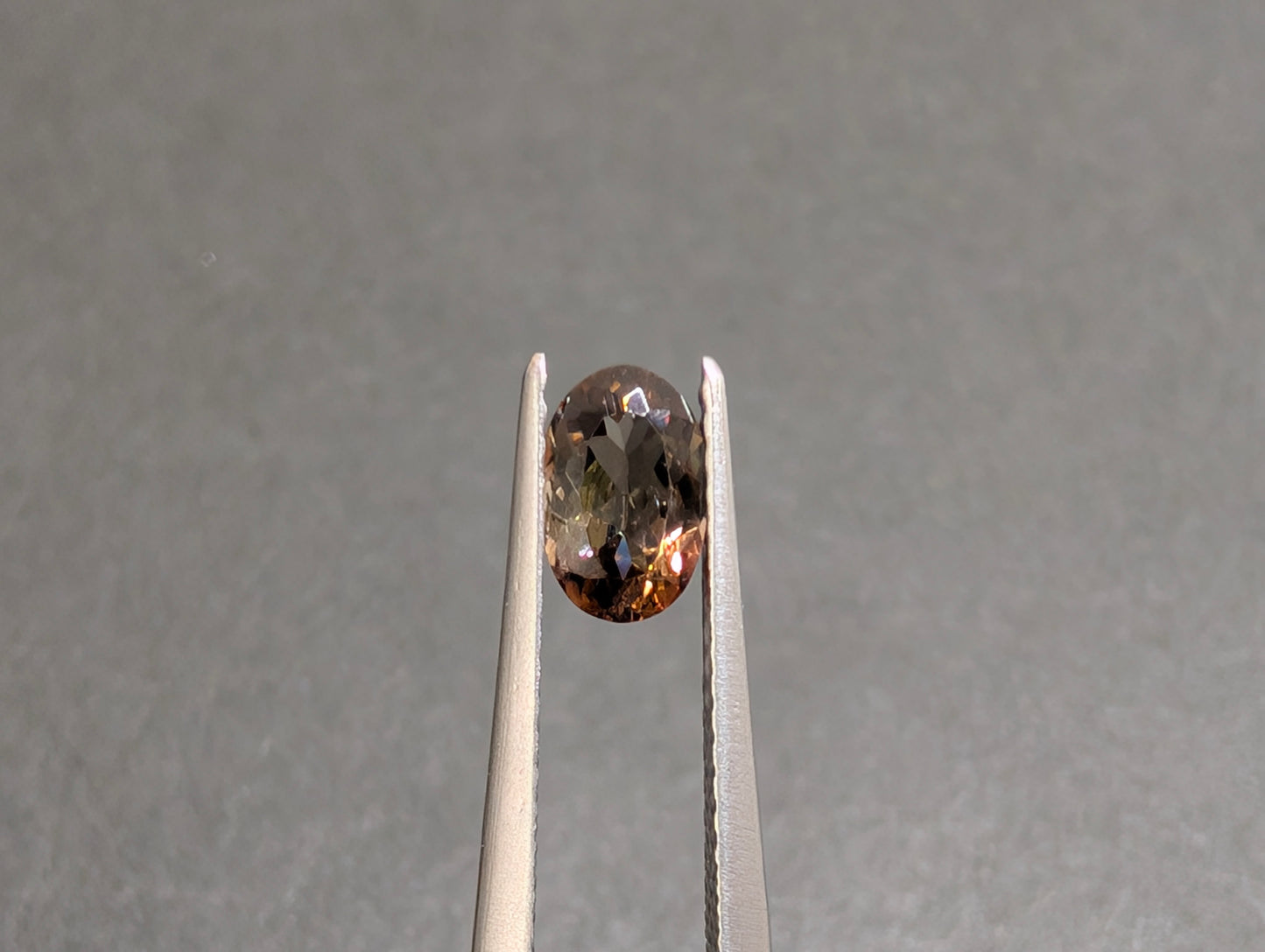 0561　アキシナイト　0.63ct