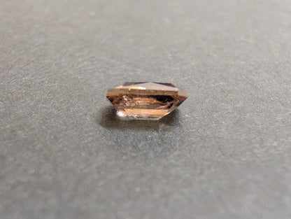 0562　アキシナイト　0.49ct