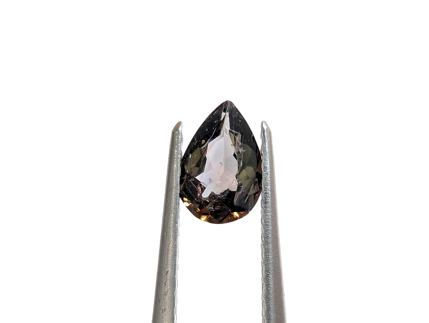 0563　アキシナイト　0.38ct