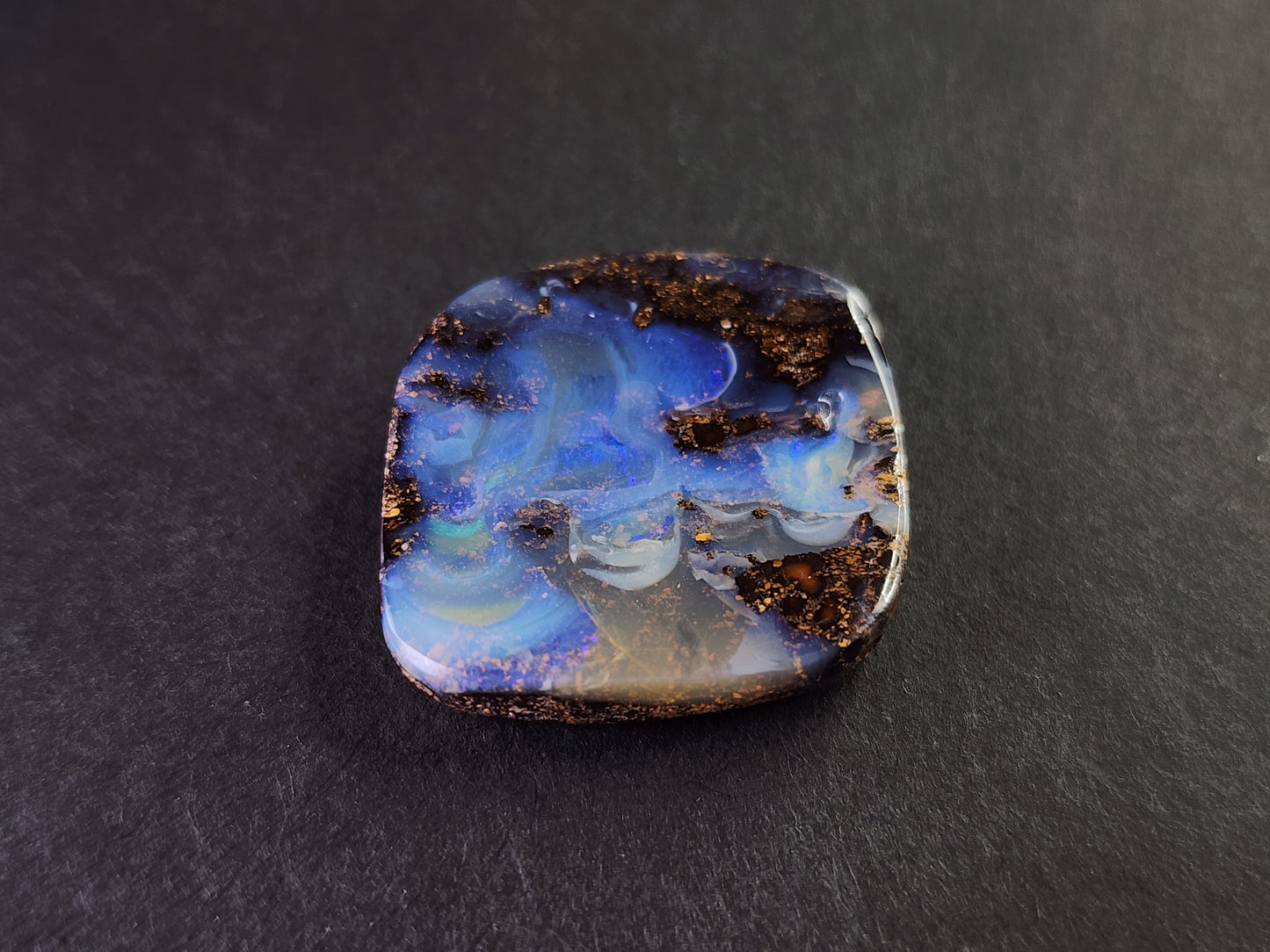 0903-4　ボルダーオパール（穴あき）　28.84ct