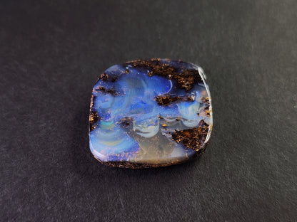 0903-4　ボルダーオパール（穴あき）　28.84ct