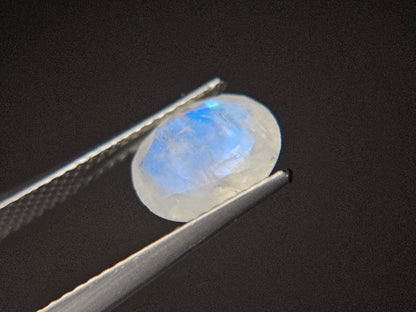 blMO-9　ブルームーンストーン　2.06ct