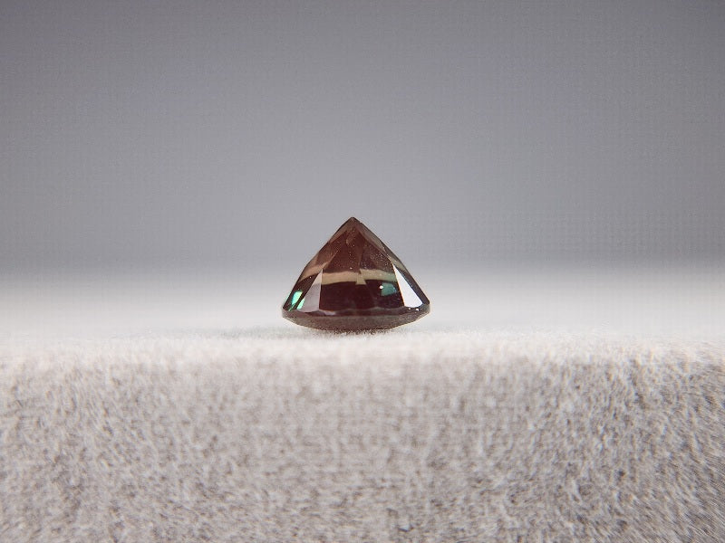 0504-11　バイカラーアンデシン　0.81ct