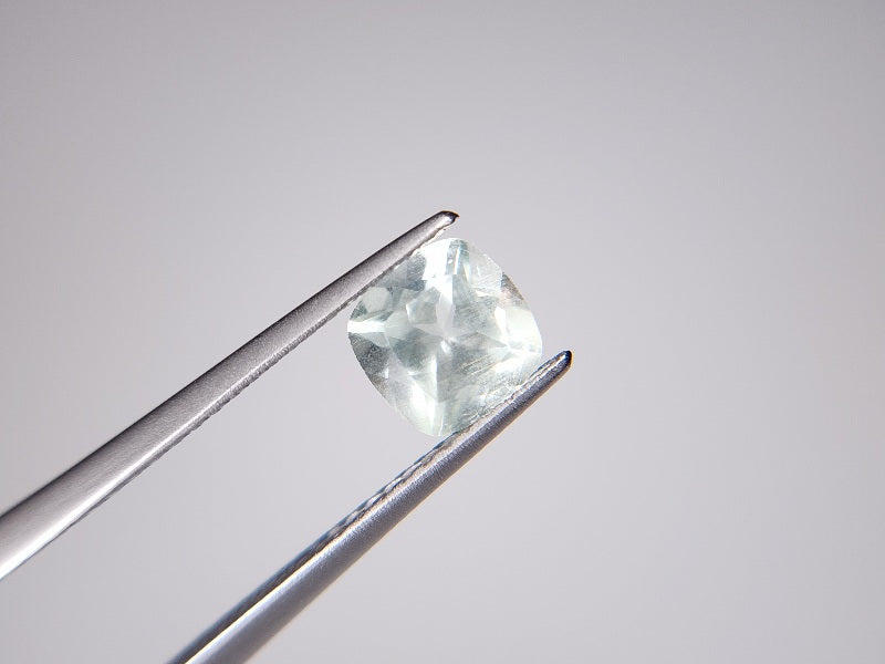 gBE-4　グリーンベリル　0.88ct