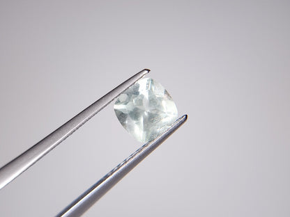 gBE-4　グリーンベリル　0.88ct
