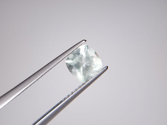gBE-4　グリーンベリル　0.88ct