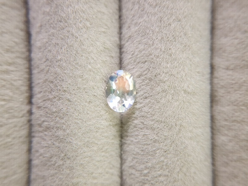 0761-12　アンデシンラブラドライト　0.68ct