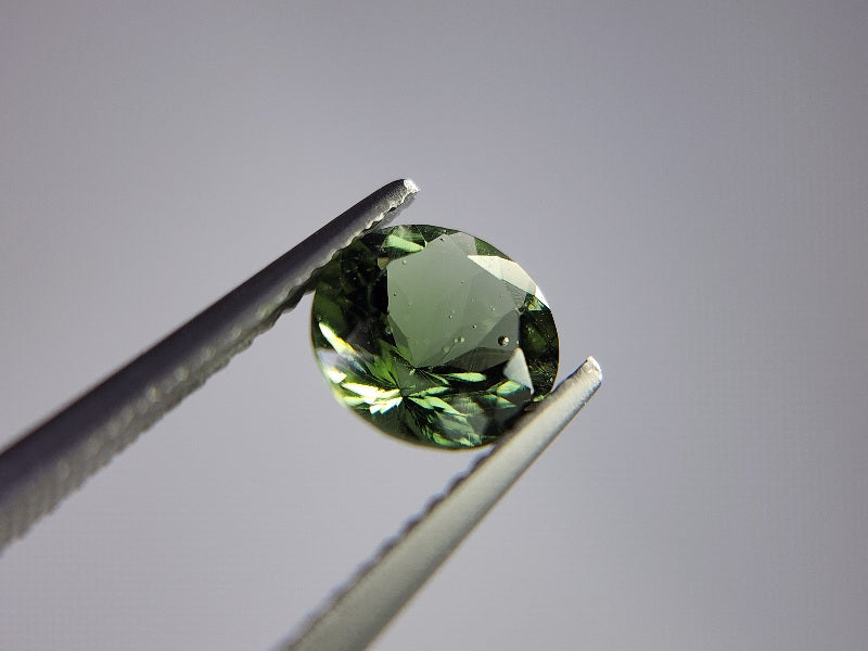 0560-1　モルダバイト　0.97ct