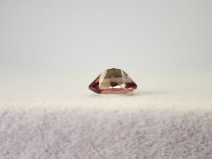 0152-3-3　バイカラーアンデシン　0.41ct
