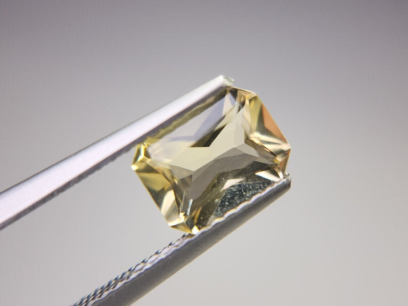 0091-10　イエローラブラドライト　1.19ct