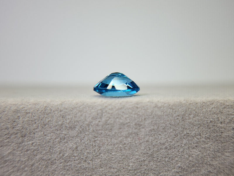 bl-TO-8　ブルートパーズ　2.22ct