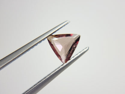 ccGA-9　カラーチェンジガーネット　0.72ct