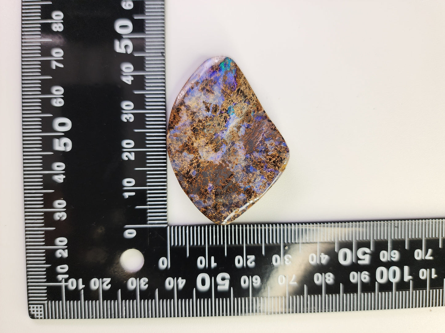 0903-5　ボルダーオパール（穴あき）　53.41ct