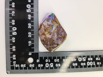 0903-5　ボルダーオパール（穴あき）　53.41ct