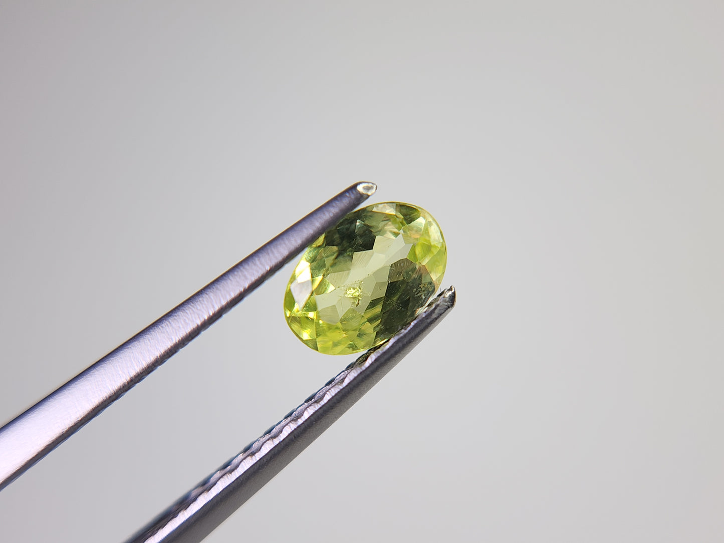 0928-4　パロットクリソベリル　0.45ct