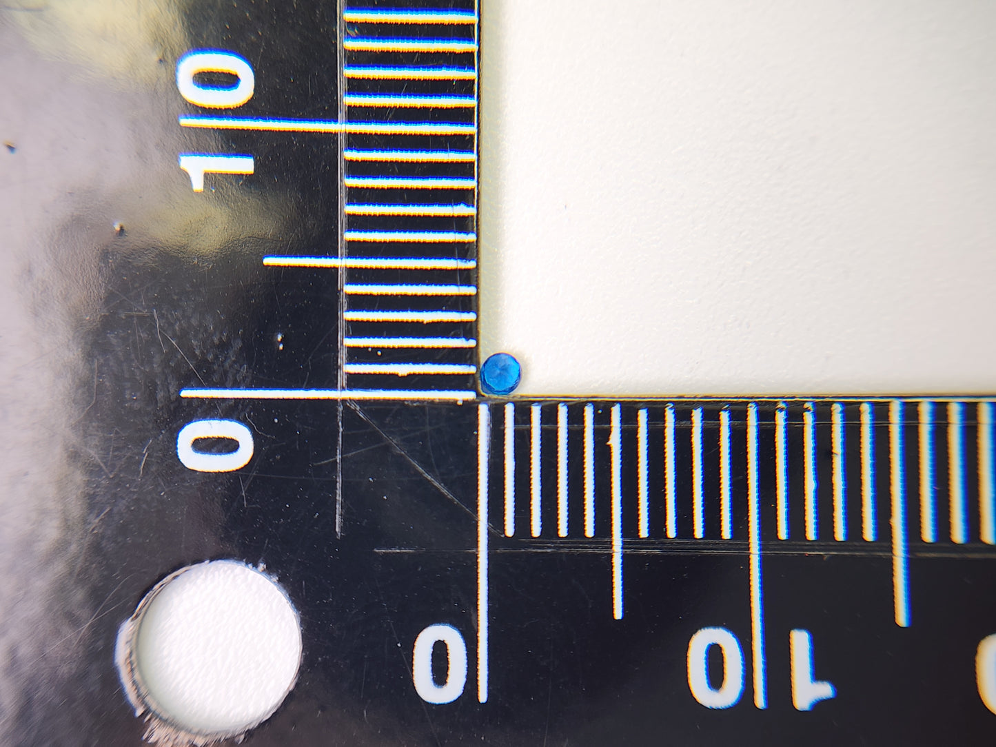 0129-4　アウイナイト　0.01ct