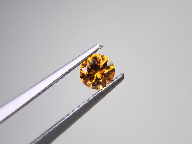 0010-2-1　ジルコン(コニャックブラウン)　0.61ct
