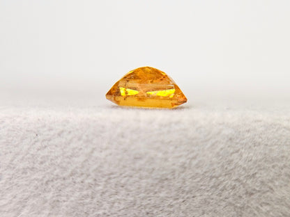 CLN-1　クリノヒューマイト　0.92ct