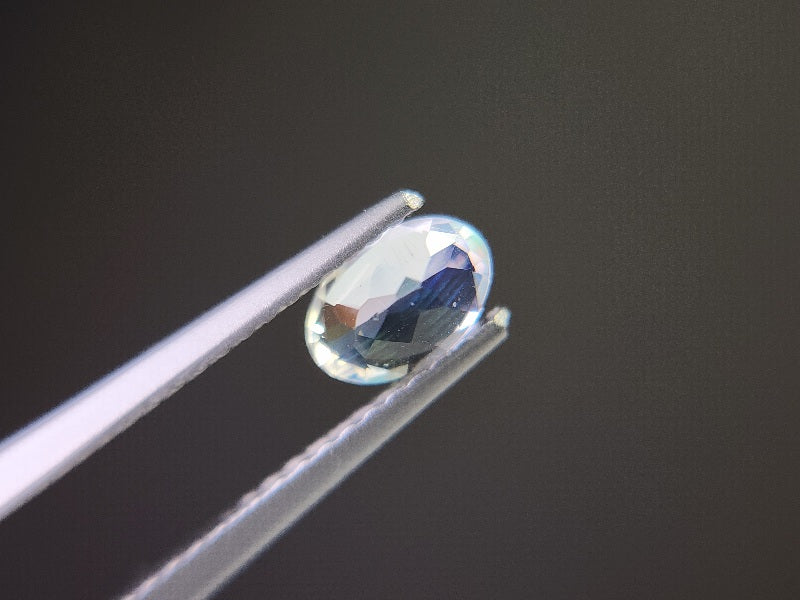 0760-1　アンデシンラブラドライト　0.56ct