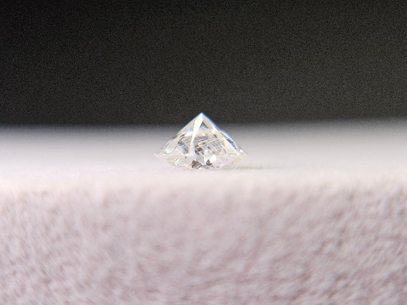 MOI-9　合成モアッサナイト　0.46ct
