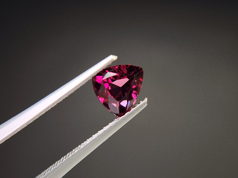 【期間限定】10/31まで　ロードライトガーネット　1.35ct　2