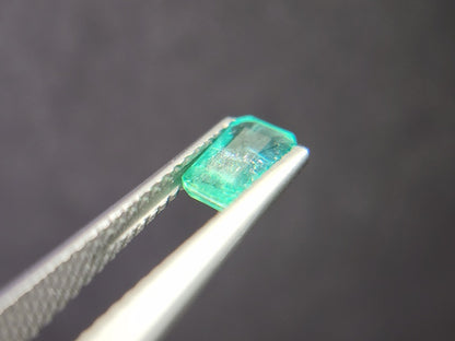 0936-9　エメラルド(ザンビア産)　0.57ct