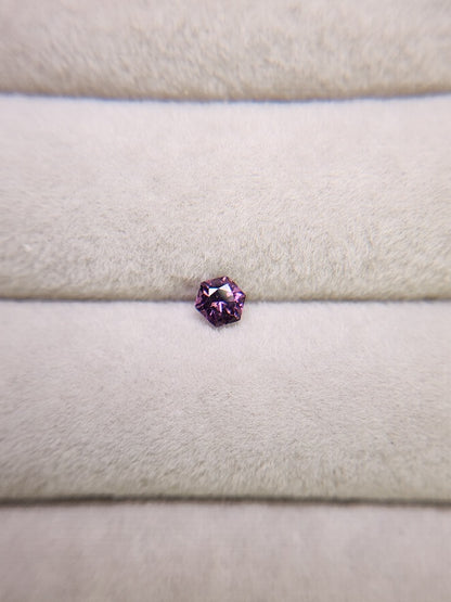 0002-6　スピネル　0.24ct